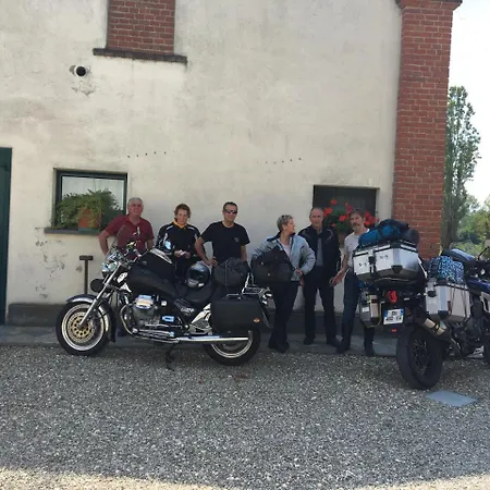 Agriturismo Cascina Nuova *