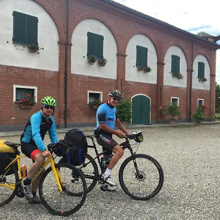 Agriturismo Cascina Nuova Farm stay *